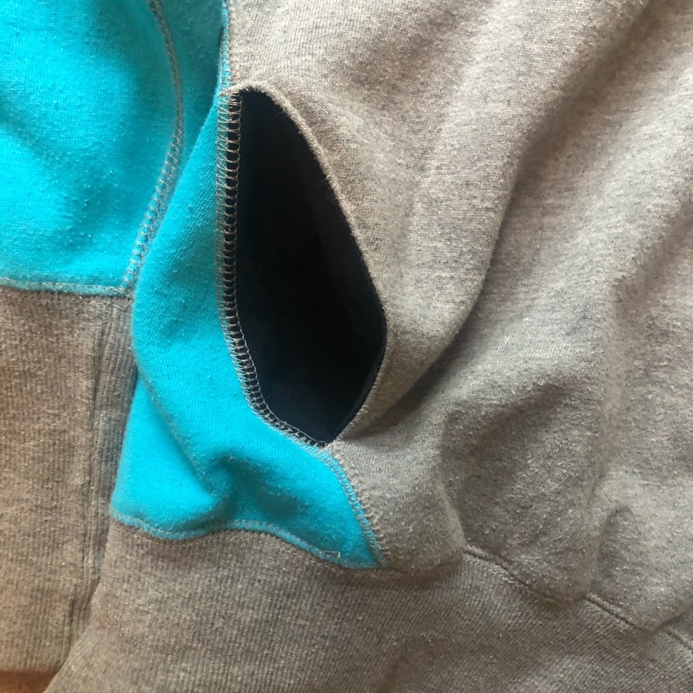 Women’s XS Fox hoodie - Picture 3 of 4